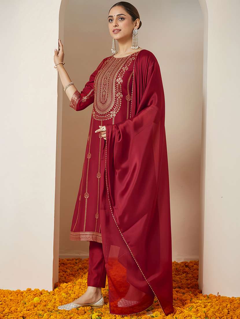 women maroon kurta dupatta set - 22439869 -  Standard Image - 4
