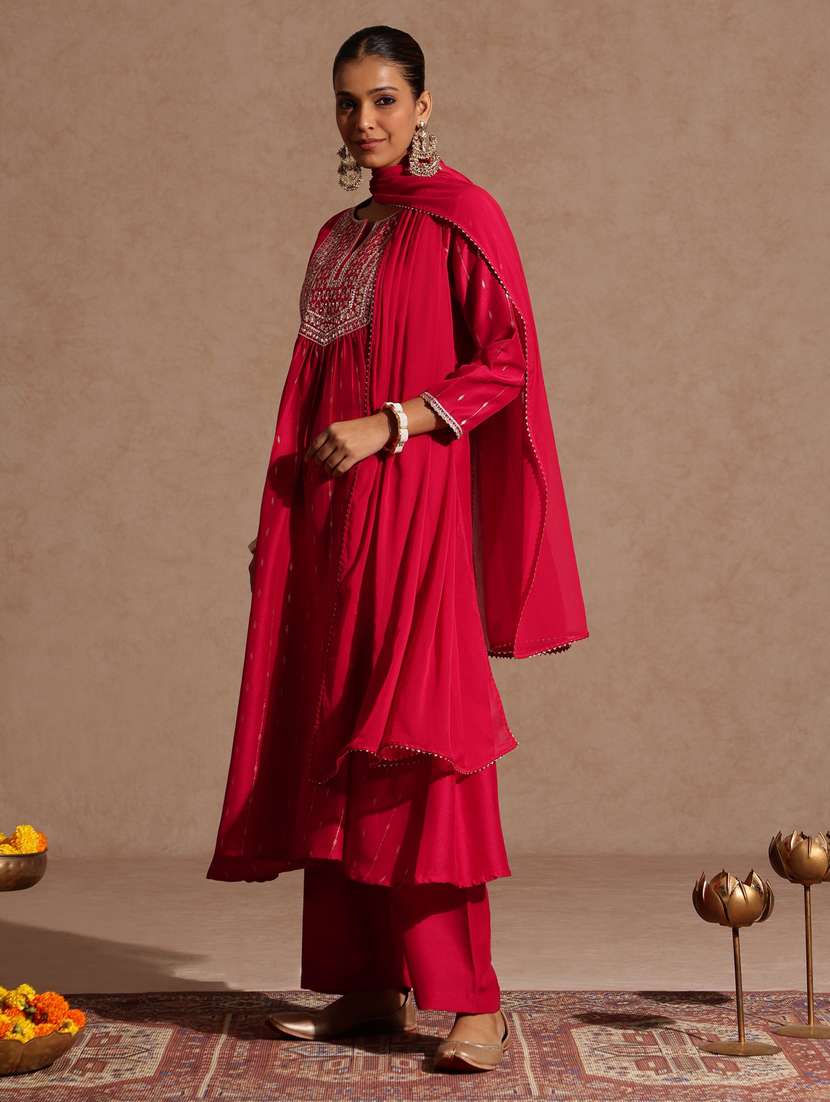 women pink kurta dupatta set - 22439882 -  Standard Image - 4