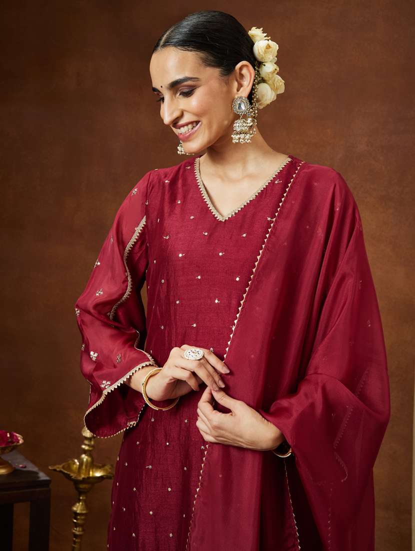 women maroon kurta dupatta set - 22439893 -  Standard Image - 1