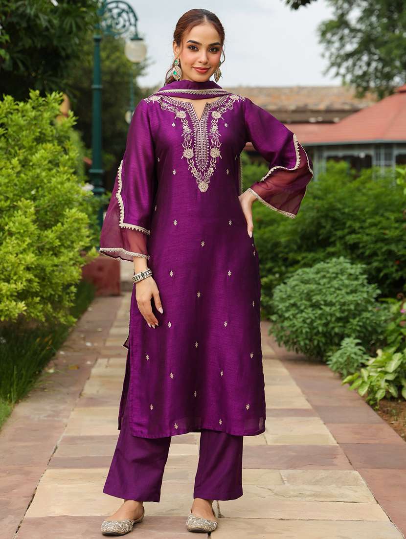 women purple kurta dupatta set