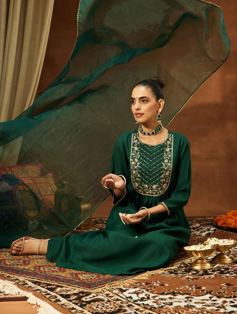 women bottle green kurta dupatta set - 22439897 -  Standard Image - 4