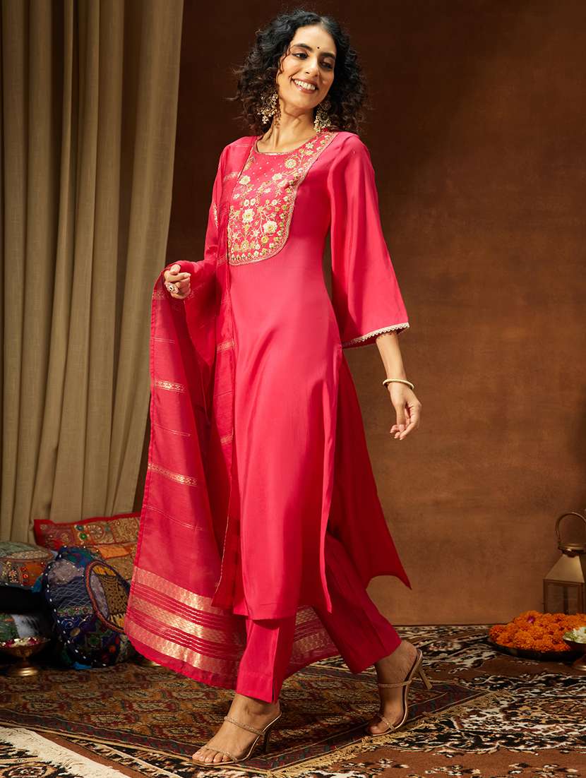 women pink kurta dupatta set - 22439909 -  Standard Image - 4