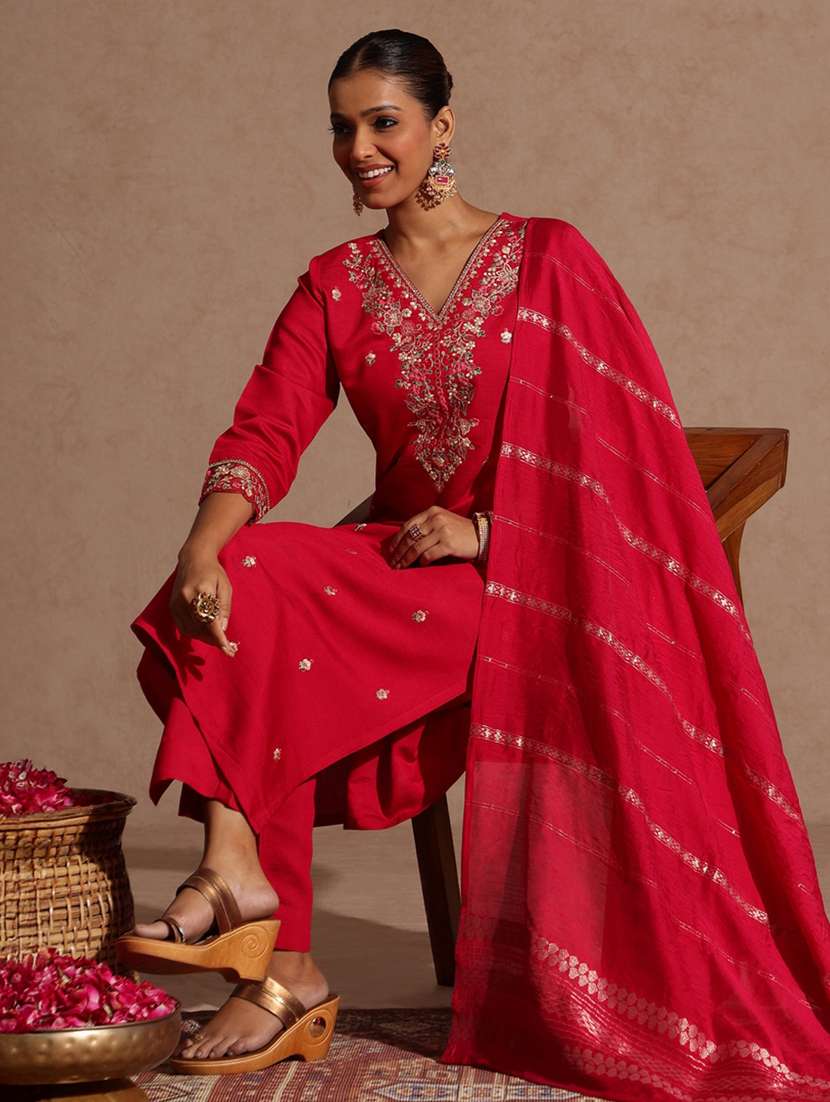 women pink kurta dupatta set - 22439945 -  Standard Image - 4