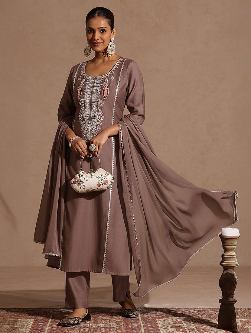 women brown kurta dupatta set