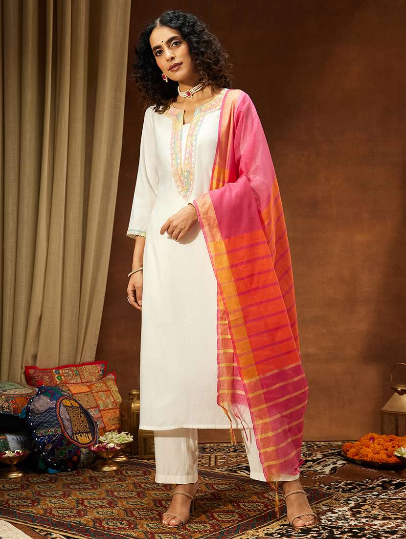 women off white kurta dupatta set