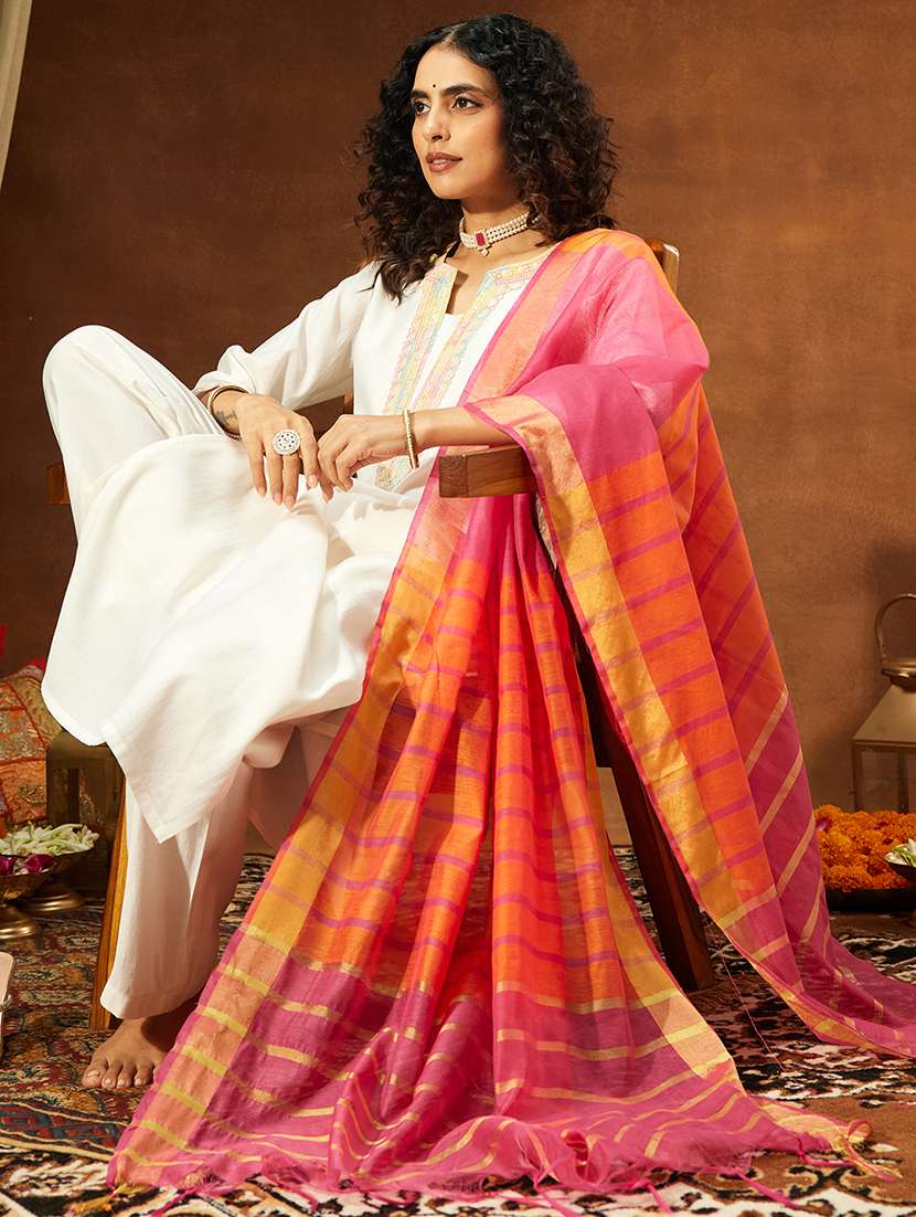 women off white kurta dupatta set - 22439981 -  Standard Image - 4