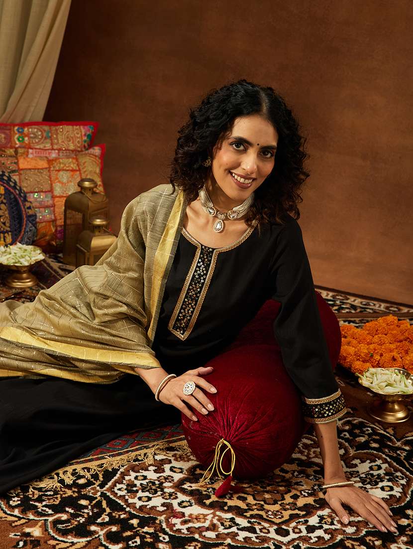 Women Black Kurta Dupatta Set - 22439982 -  Standard Image - 1