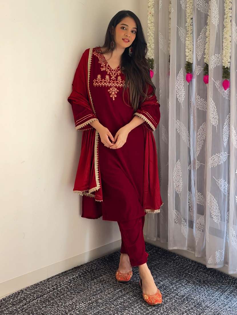 women red kurta pant set - 22440000 -  Standard Image - 1