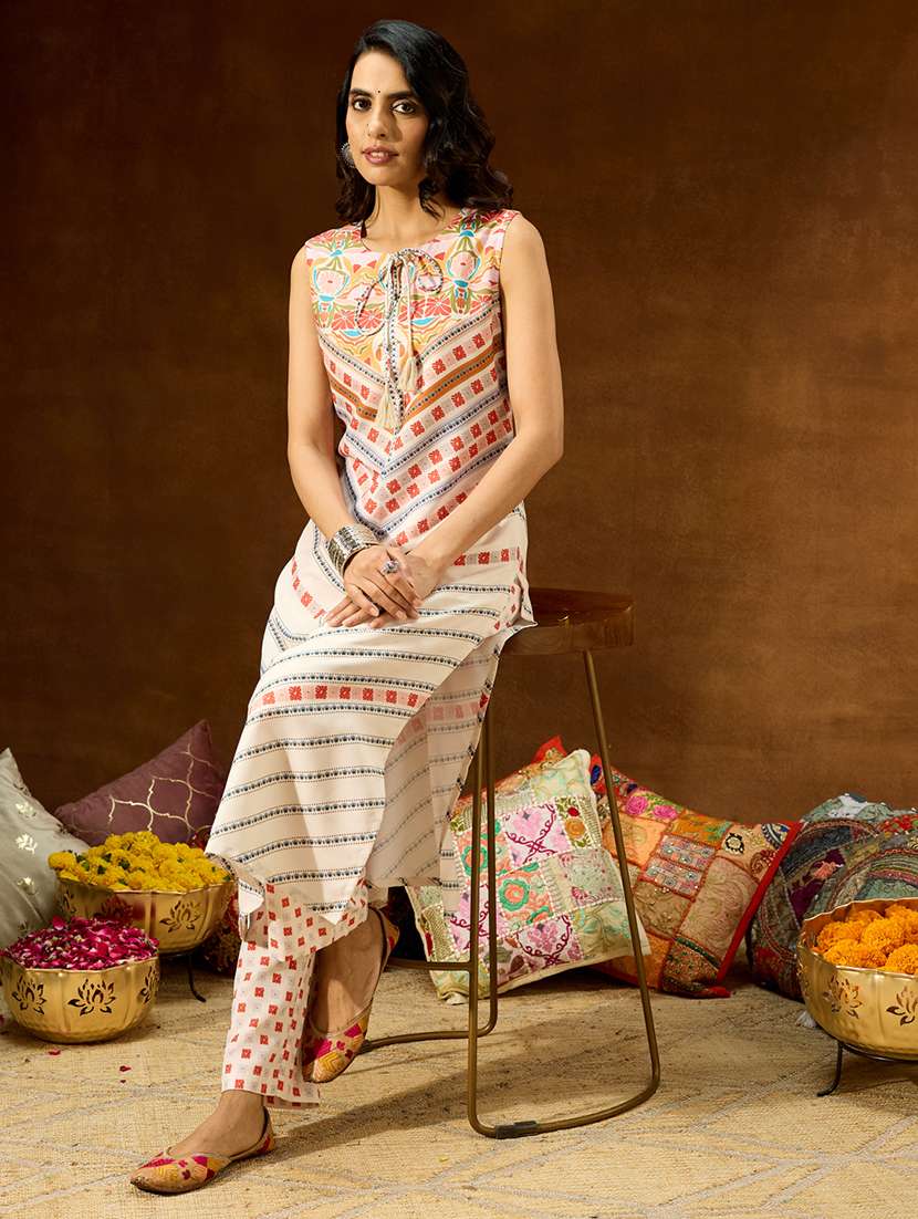 women cream co-ord set - 22440015 -  Standard Image - 4