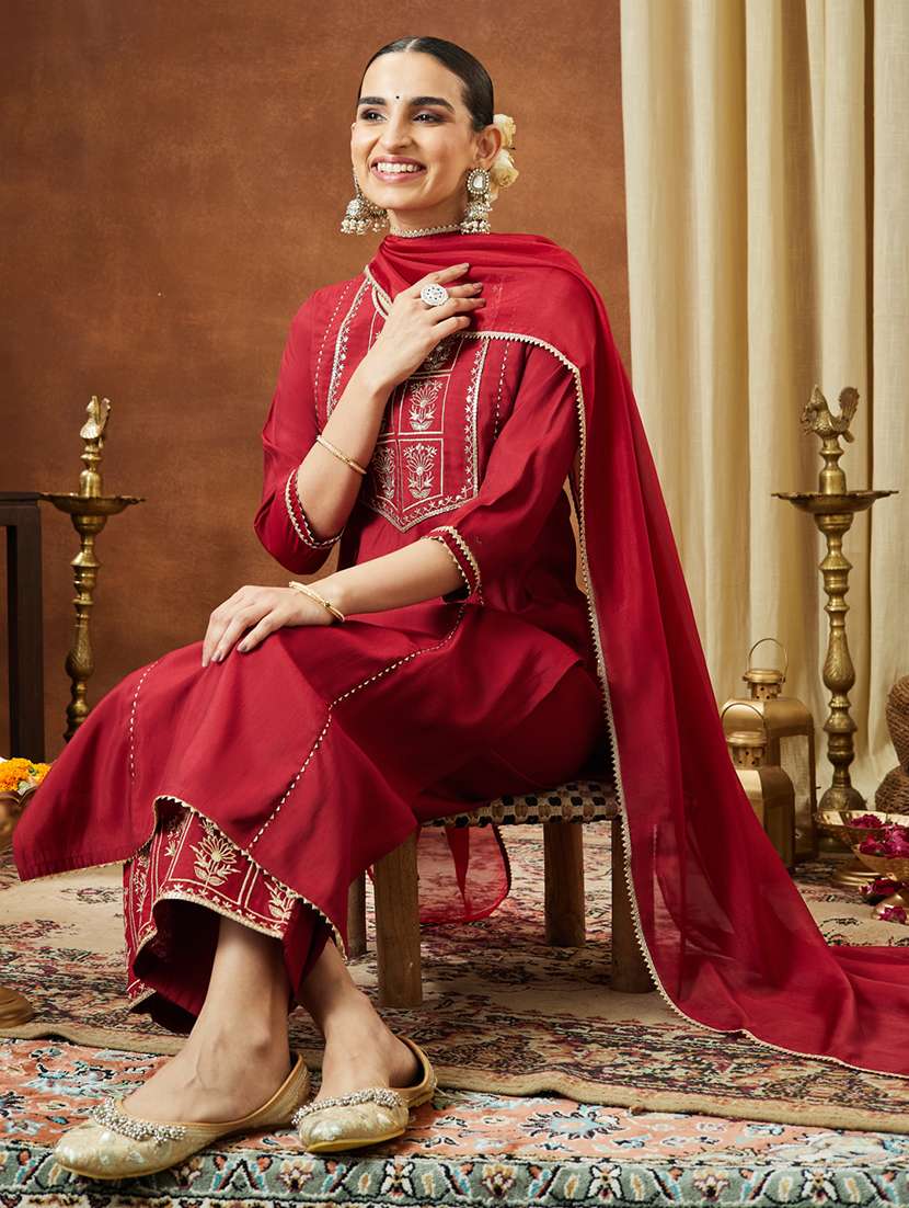 women maroon kurta dupatta set - 22440049 -  Standard Image - 4