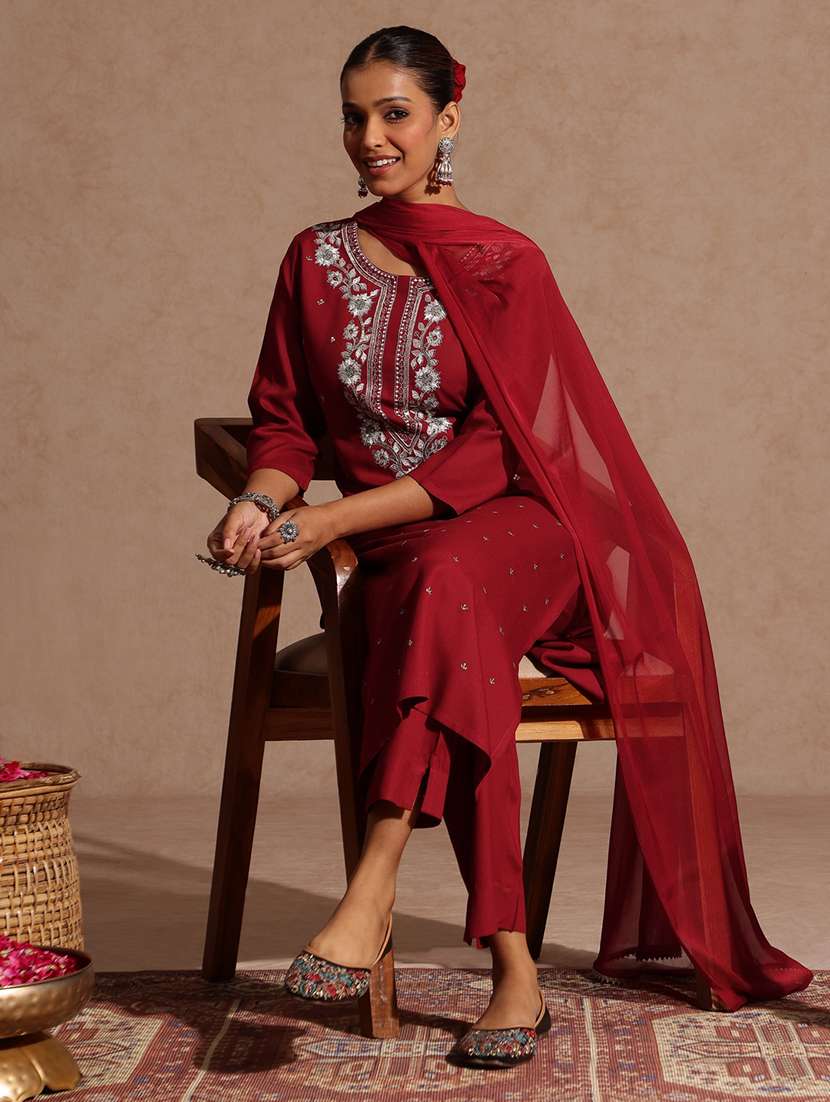 women maroon kurta dupatta set - 22440055 -  Standard Image - 4