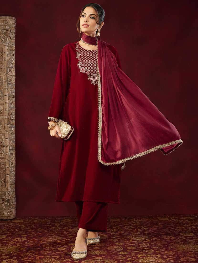 women red kurta dupatta set - 22440068 -  Standard Image - 1