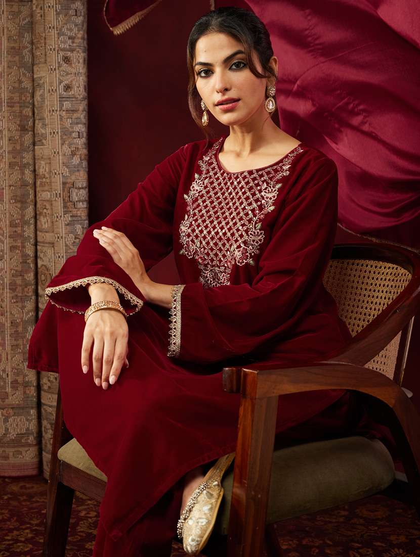 women red kurta dupatta set - 22440068 -  Standard Image - 4