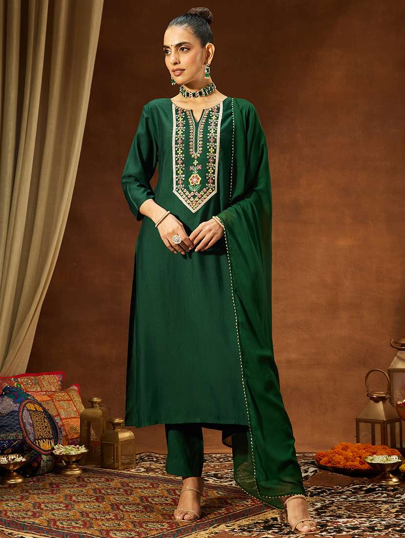 women bottle green kurta dupatta set