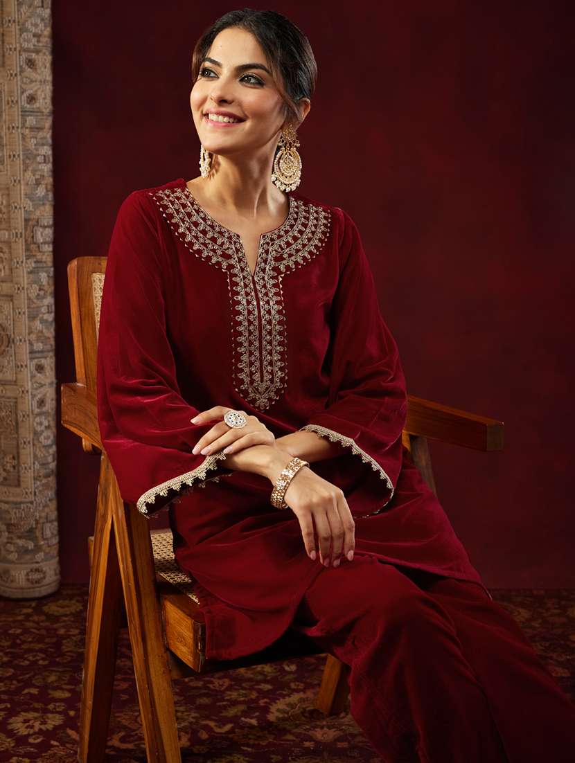 women maroon co-ord set - 22440093 -  Standard Image - 1