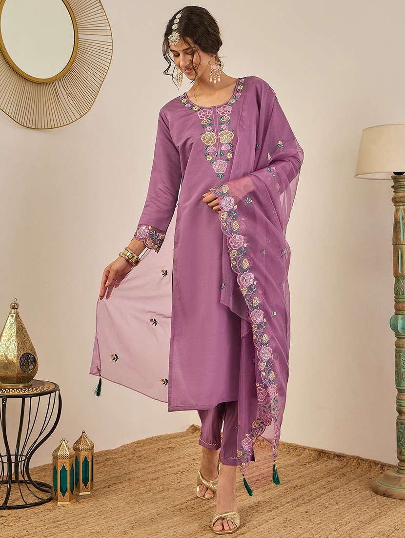 women solid with work three quarter sleeve kurta pant with dupatta set