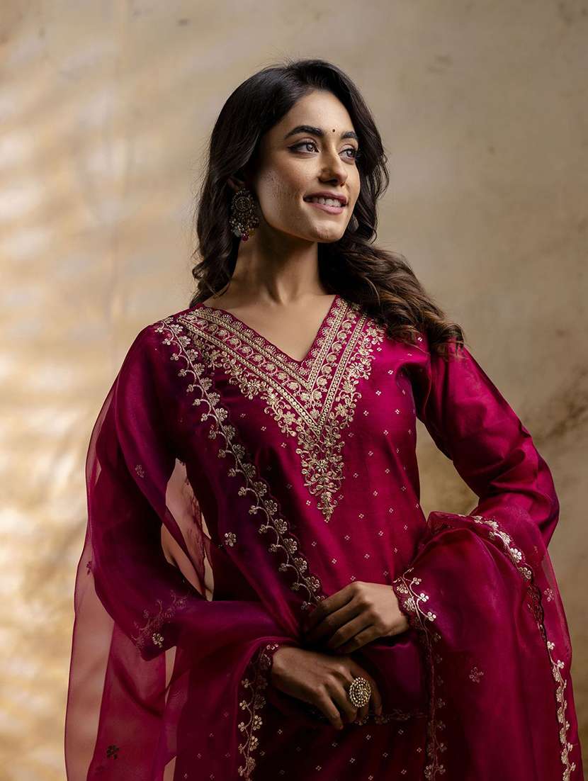 women self design red kurta dupatta set - 22440235 -  Standard Image - 1