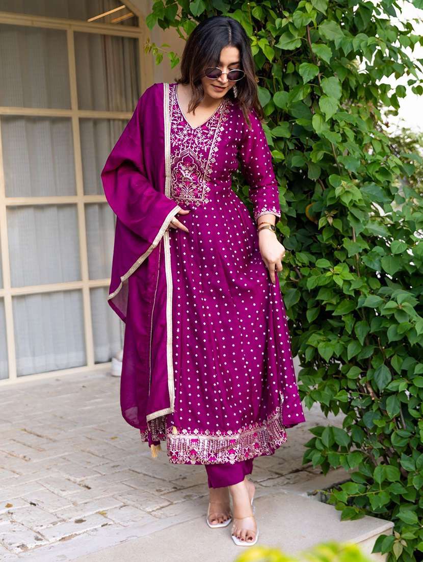 women purple kurta dupatta set