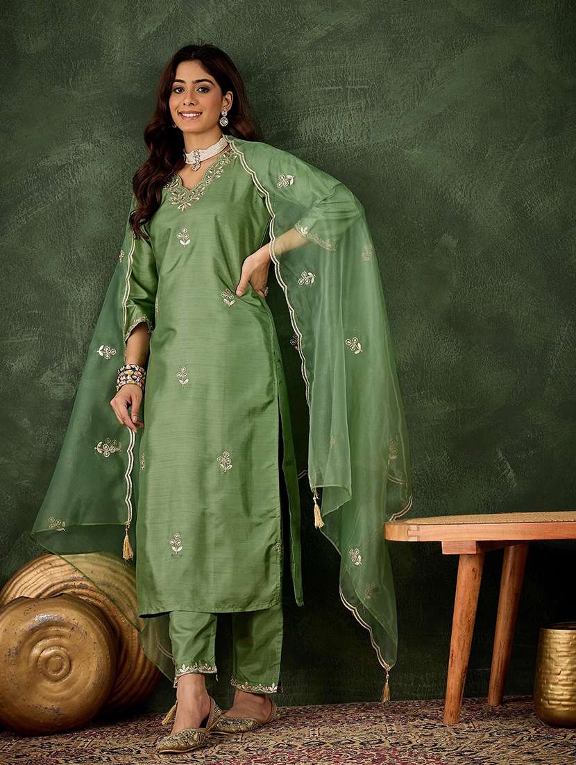 women self design green kurta dupatta set