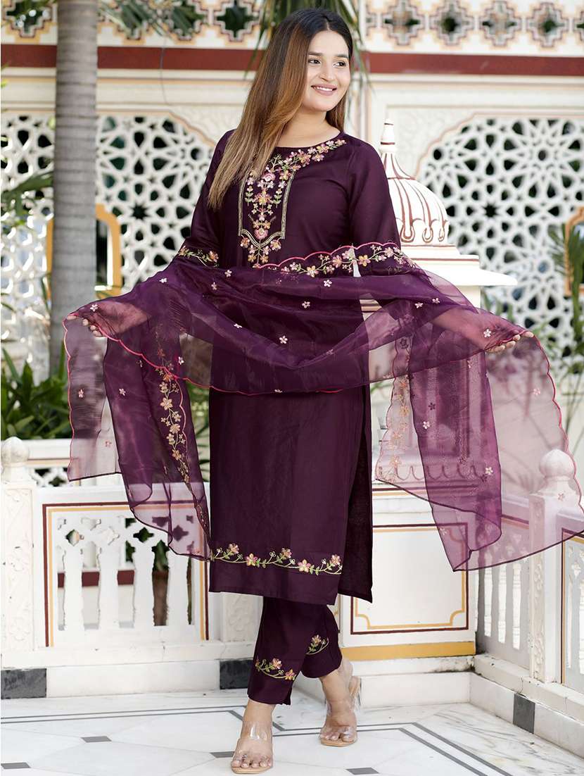 women self design purple kurta dupatta set