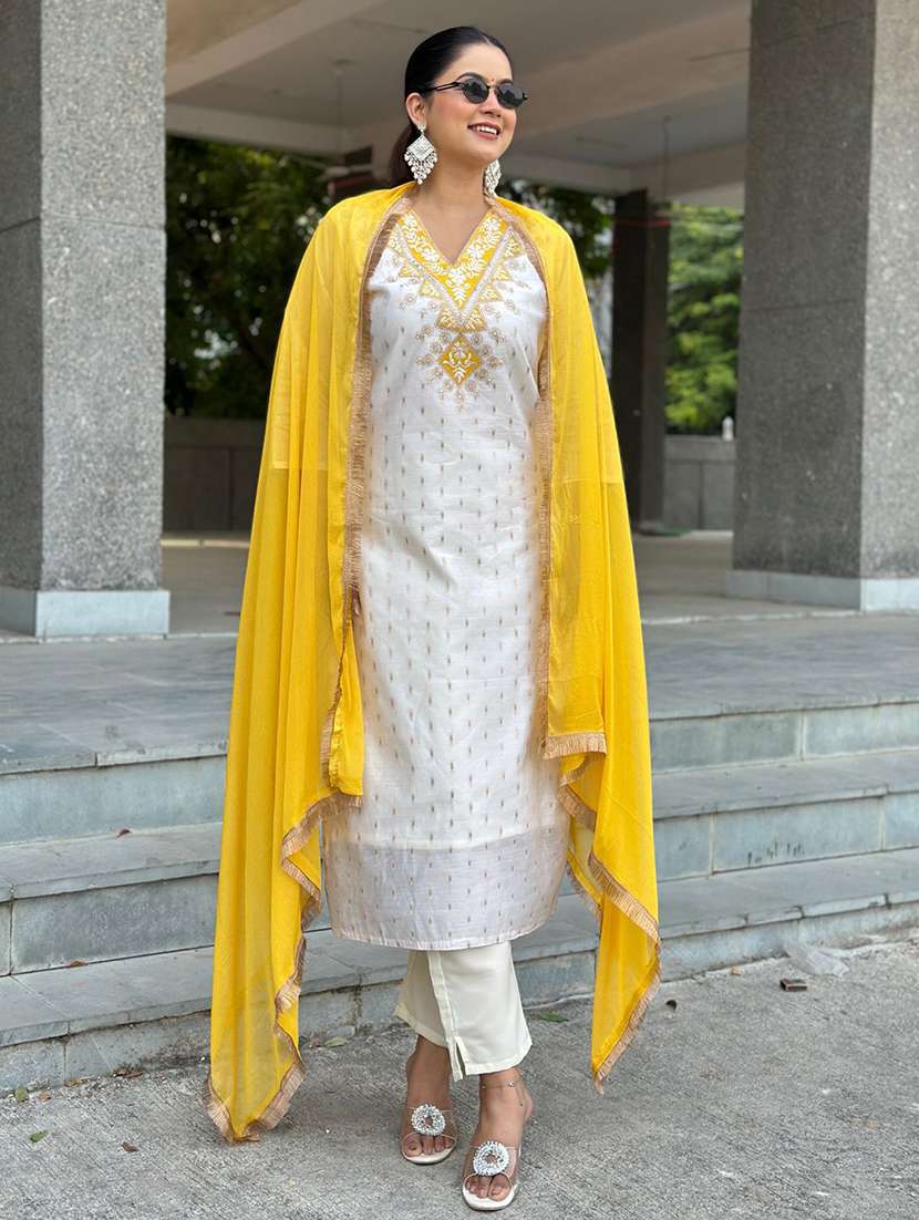 women white kurta dupatta set