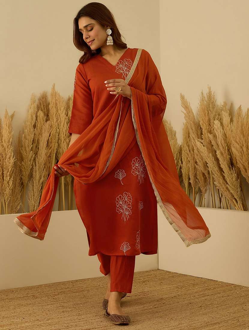 women self design orange kurta dupatta set