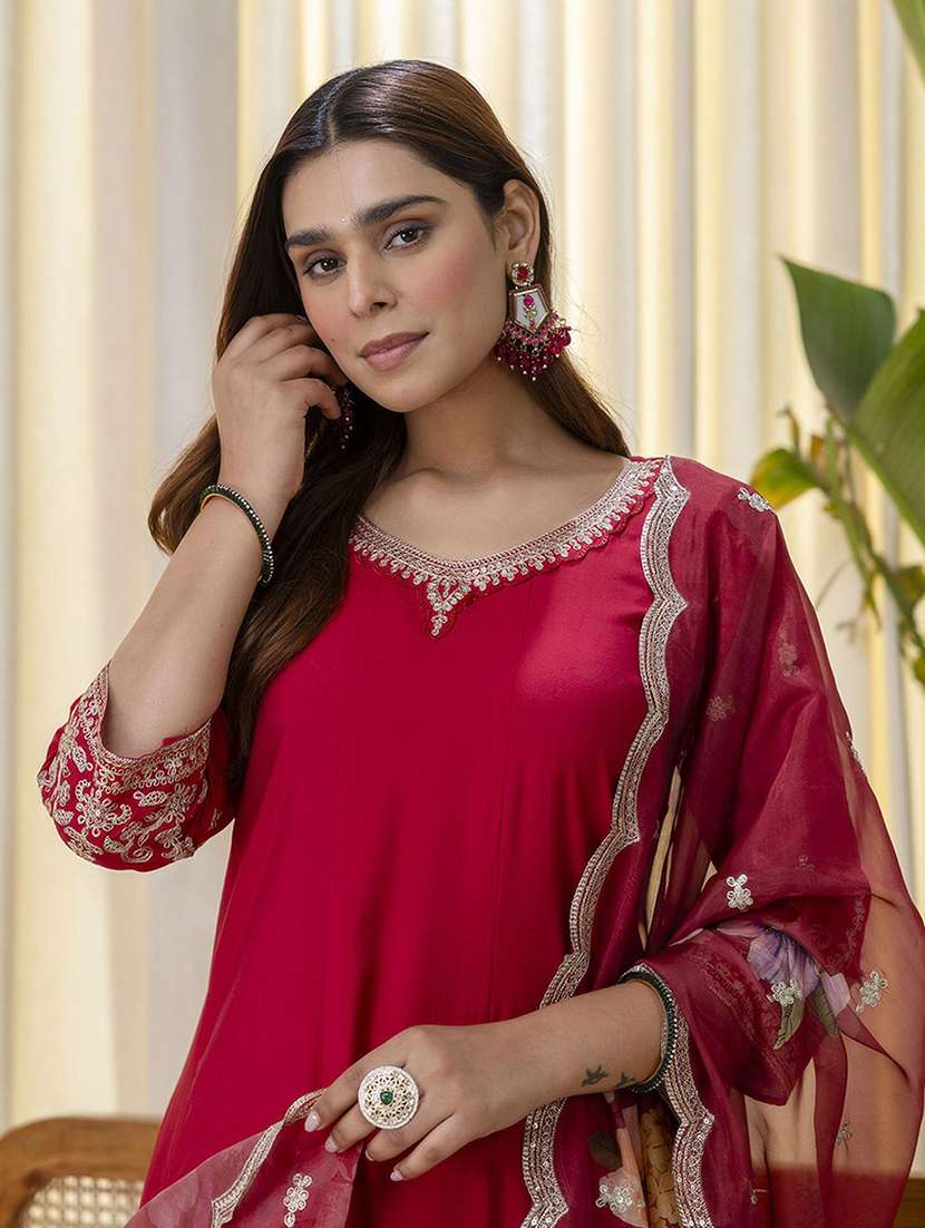 women self design red kurta dupatta set - 22440410 -  Standard Image - 1