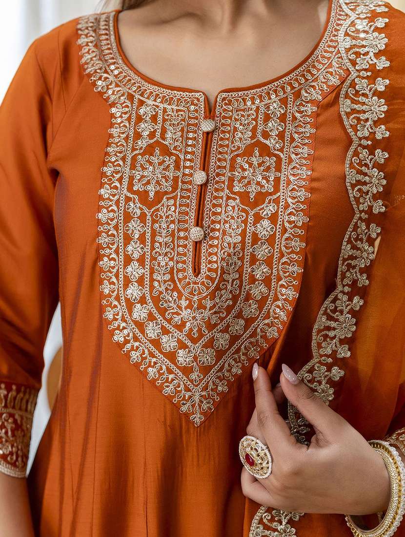 women self design orange kurta dupatta set - 22440417 -  Standard Image - 1