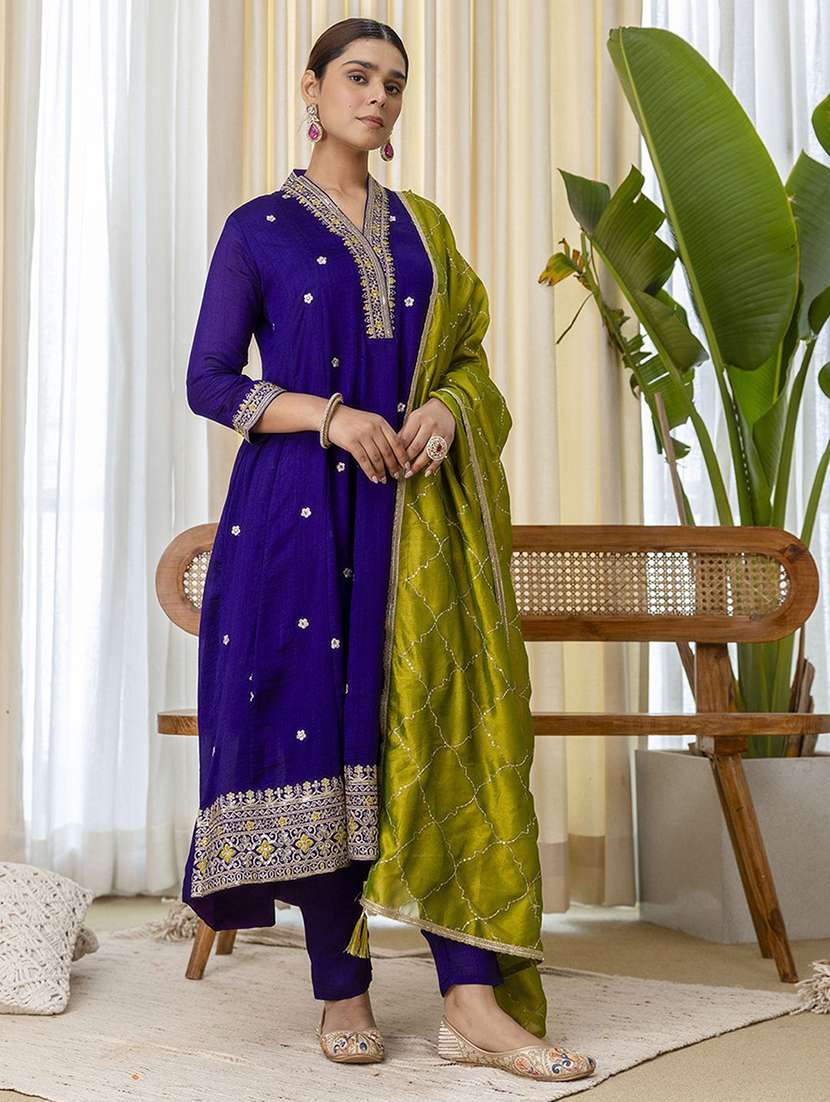 women self design purple kurta dupatta set