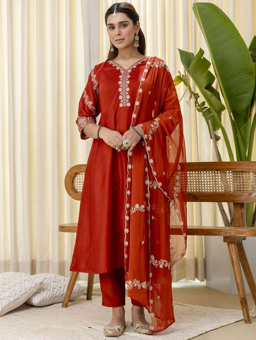 women self design orange kurta dupatta set