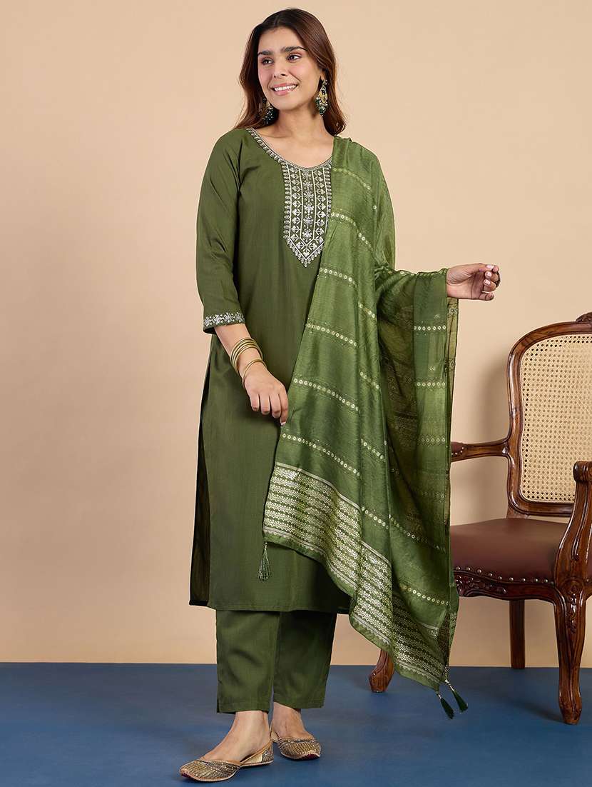 women solid with work three quarter sleeve kurta pant with dupatta set