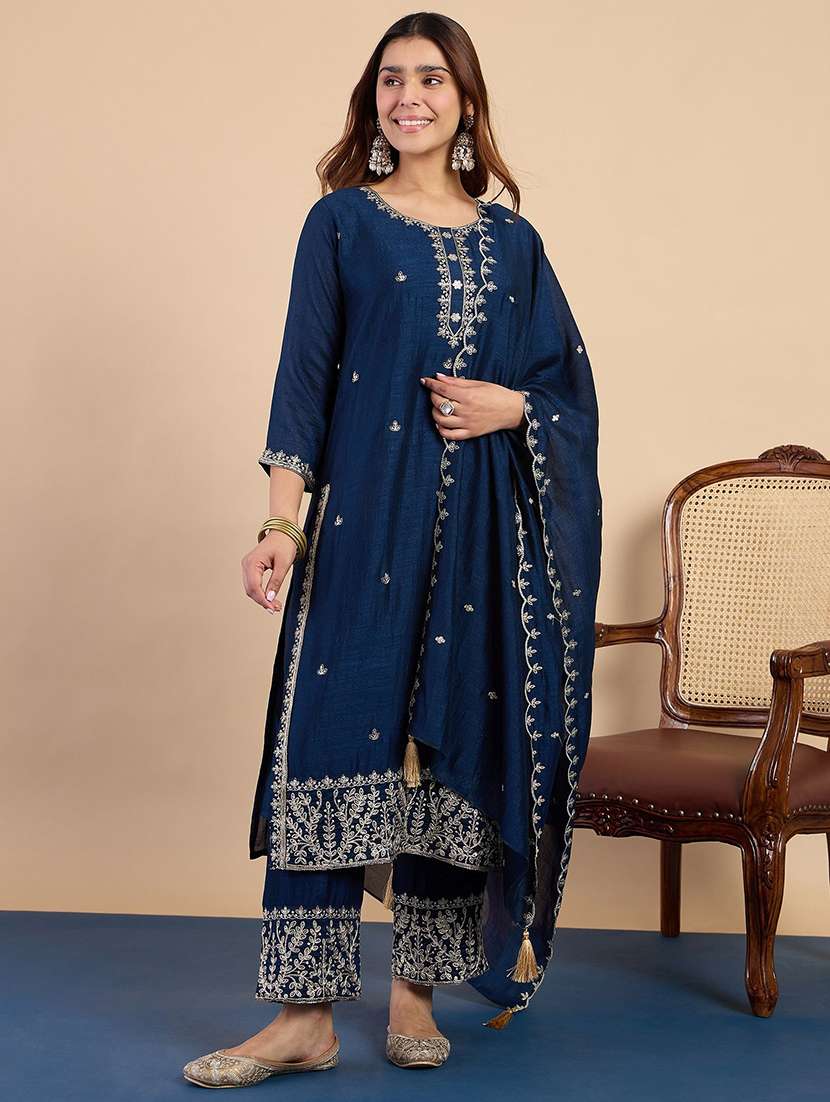 women blue kurta dupatta set