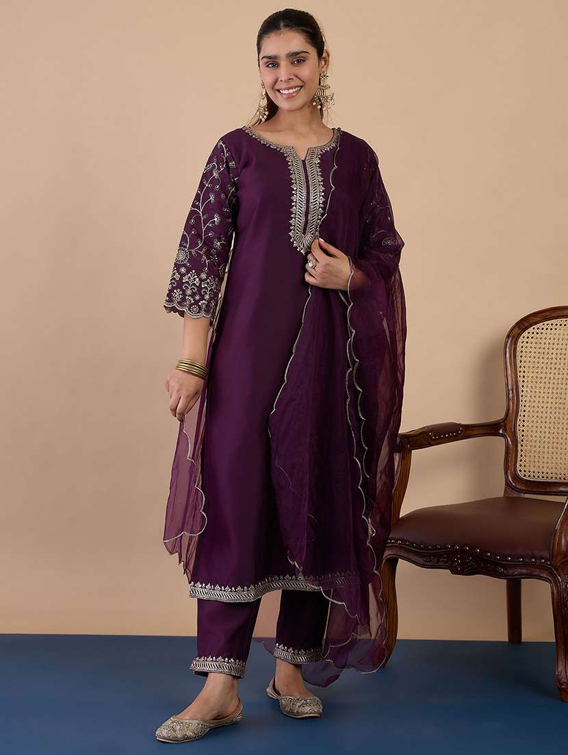 women purple kurta dupatta set