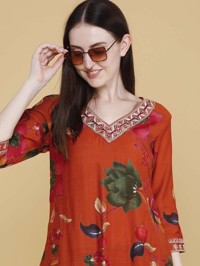 women printed three quarter sleeves kurta and pant set - 22440996 -  Standard Image - 1