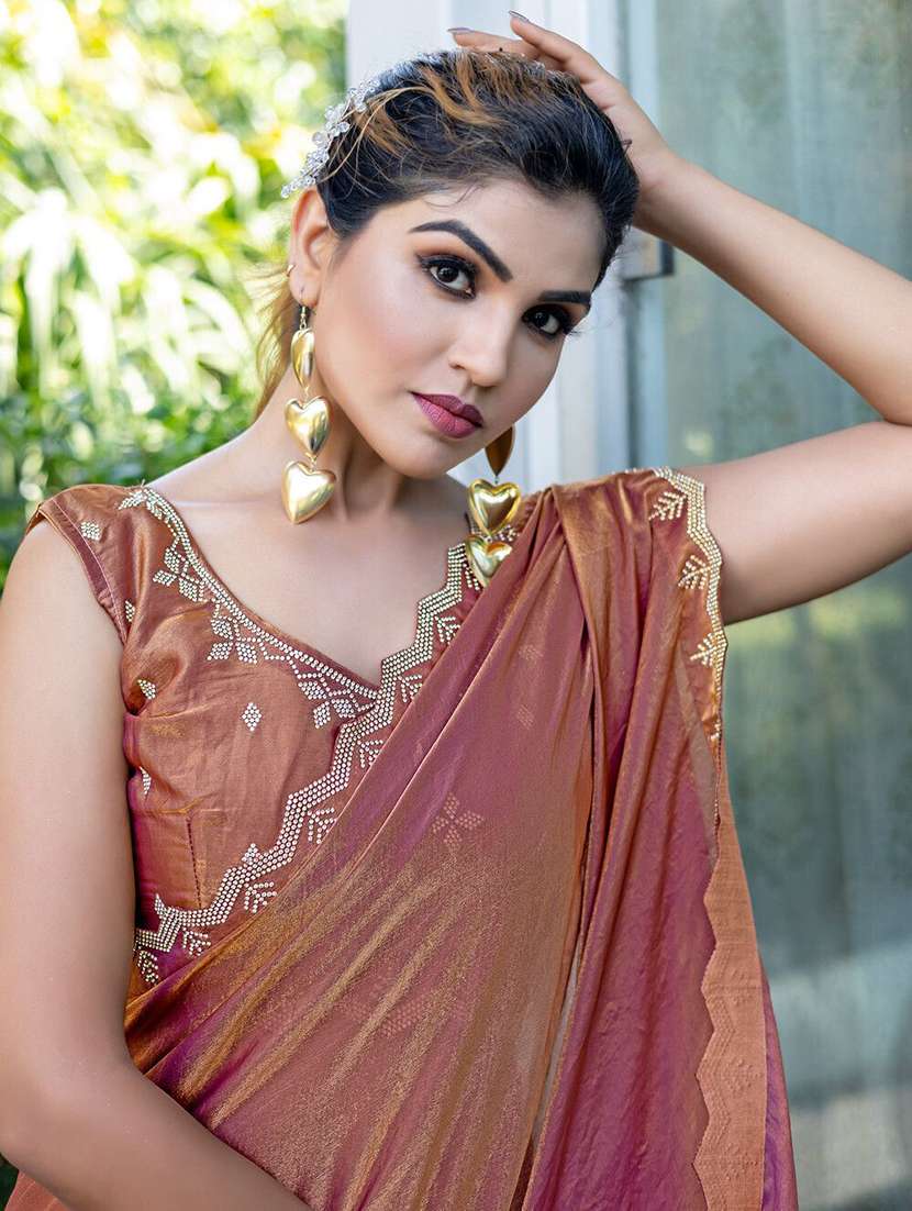 women solid with embellished bordered saree - 22442427 -  Standard Image - 1