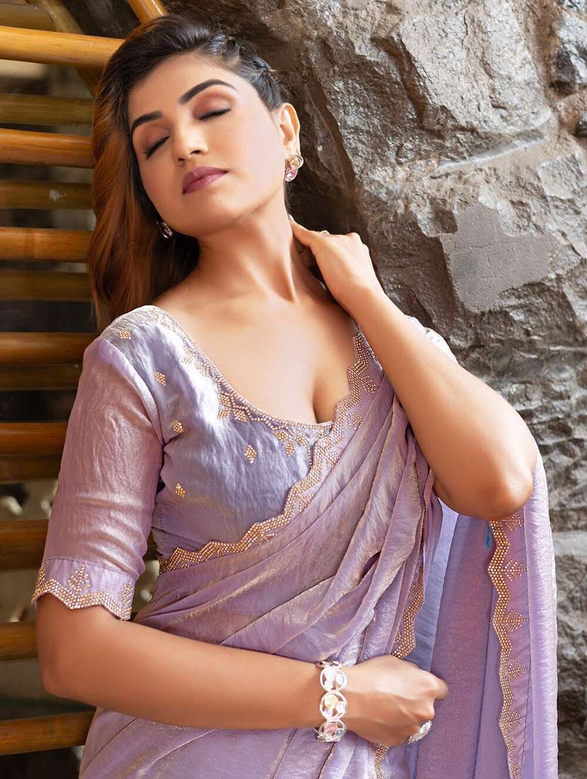 women solid with embellished bordered saree - 22442428 -  Standard Image - 1