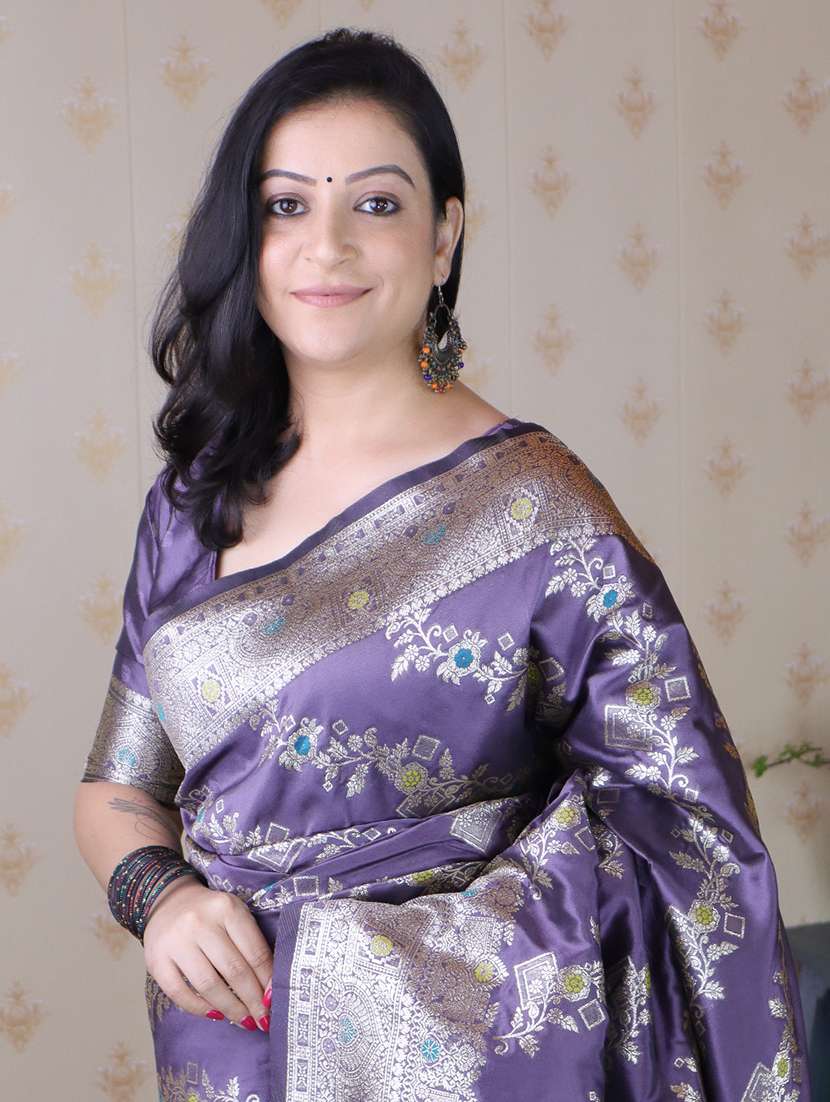 women self design banarasi saree with blouse - 22442947 -  Standard Image - 1