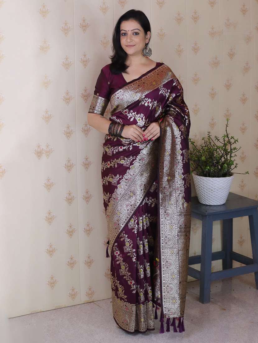 women self design banarasi saree with blouse