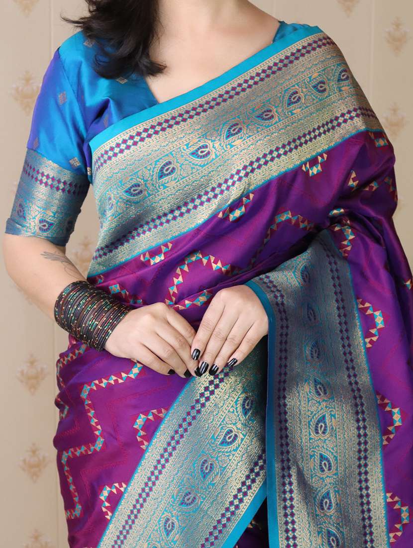 women self design banarasi saree with blouse - 22442971 -  Standard Image - 4