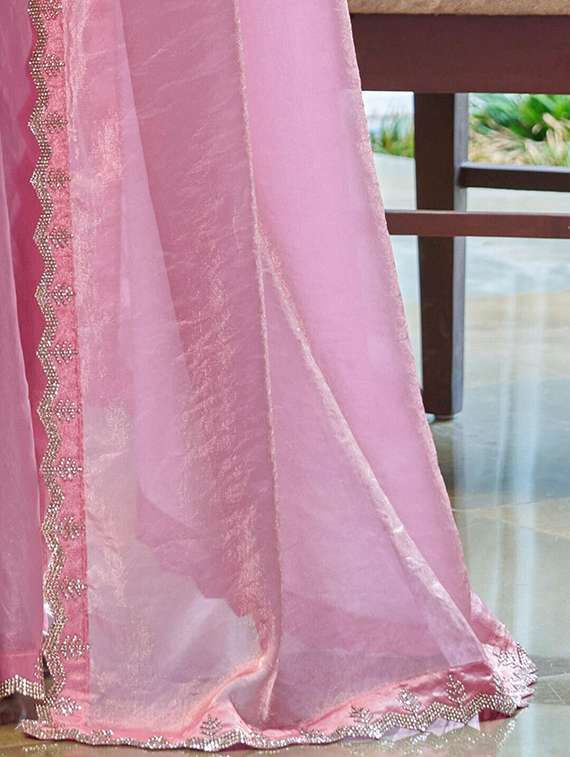 women solid with bordered saree - 22444380 -  Standard Image - 4