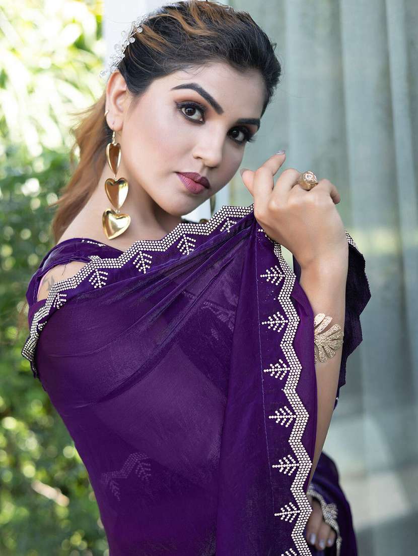 women solid with bordered saree - 22444399 -  Standard Image - 1