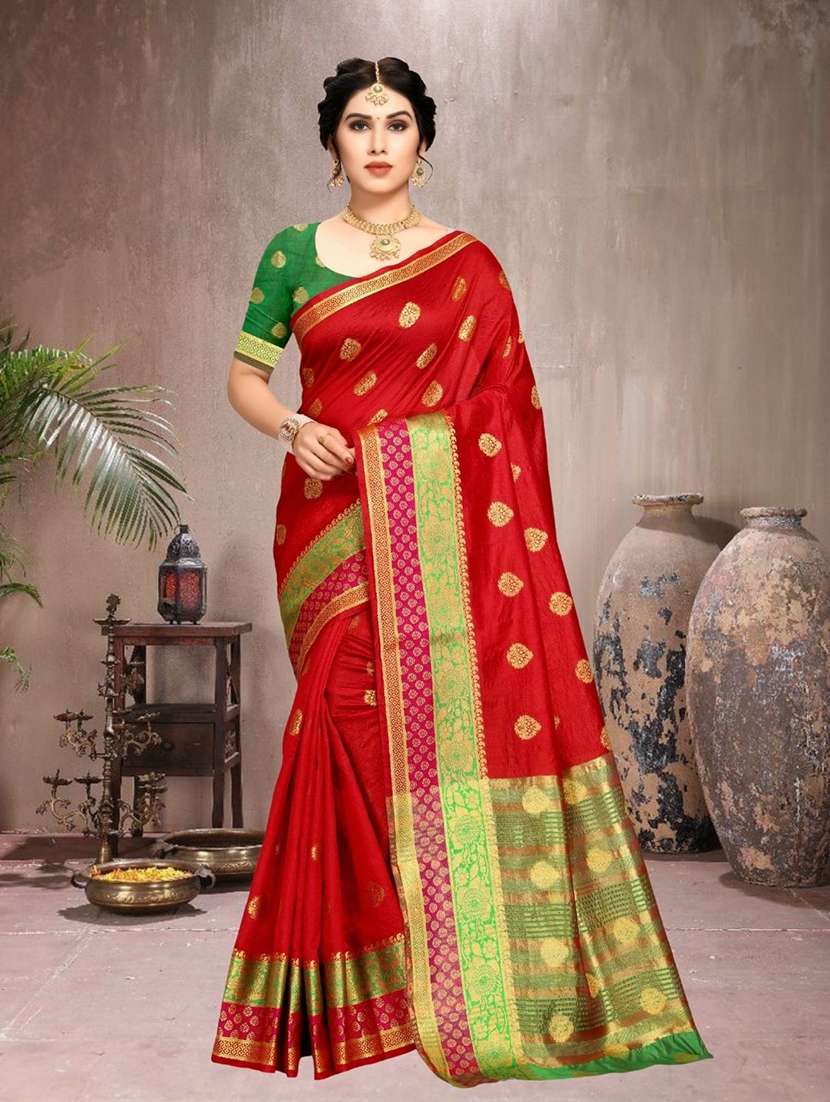women self design banarasi saree