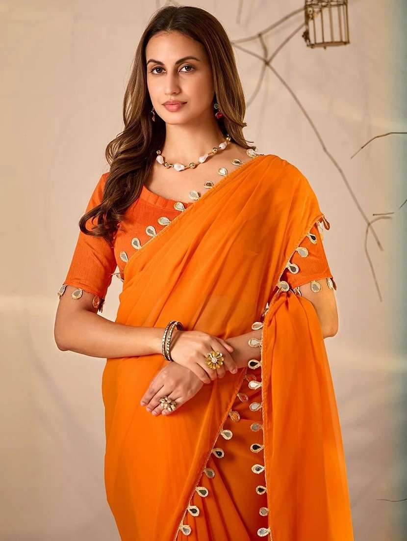 women solid with bordered saree - 22444525 -  Standard Image - 1