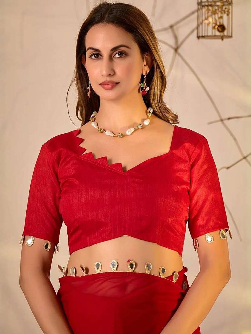 women solid with bordered saree - 22444530 -  Standard Image - 4