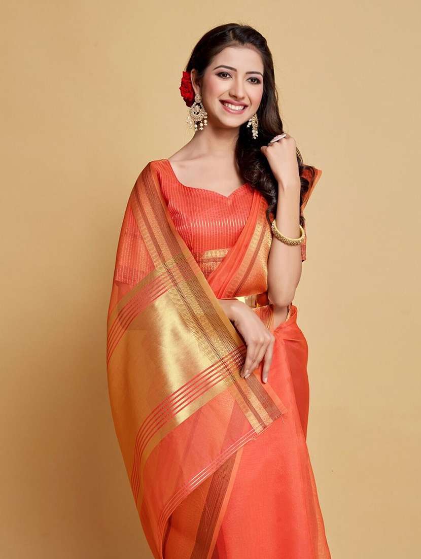 women solid with bordered saree - 22444665 -  Standard Image - 1