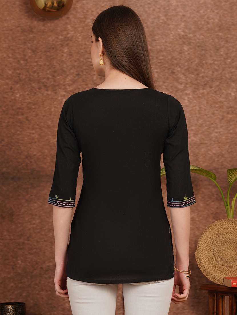 women black cotton a-line kurta - 22444992 -  Standard Image - 4