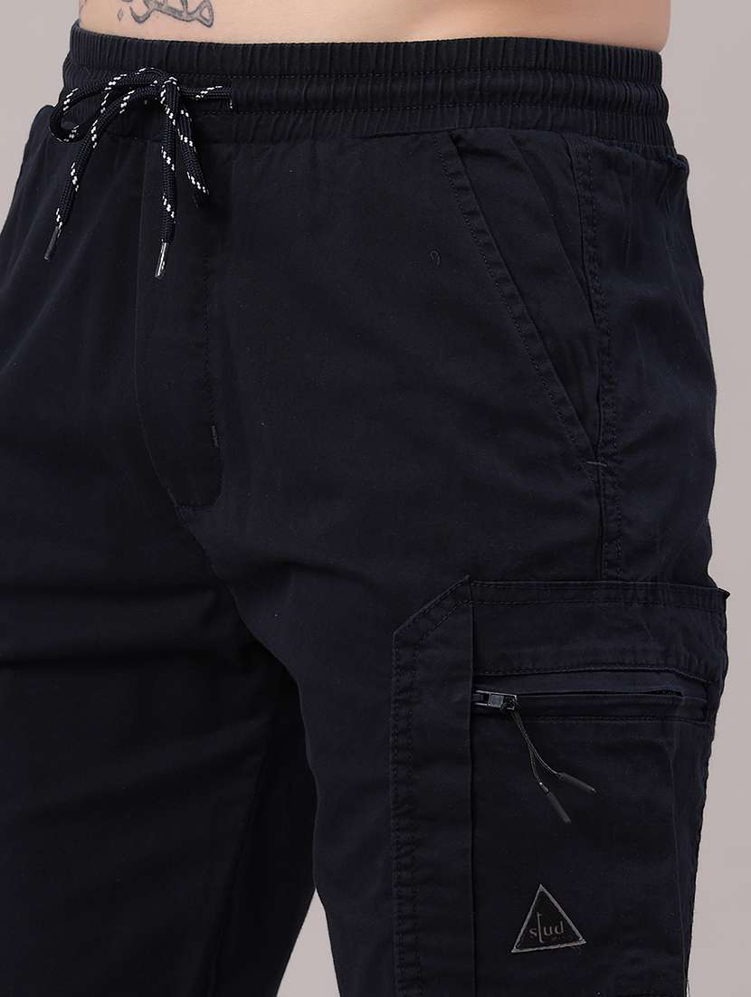 Men Solid Mid Rise Regular Fit Cargo Shorts - 22446480 -  Standard Image - 1