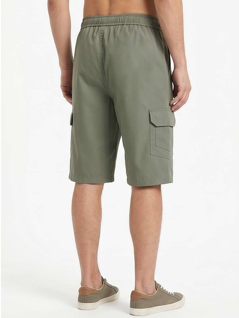 men solid mid rise regular fit three fourth cargo shorts - 22446727 -  Standard Image - 4