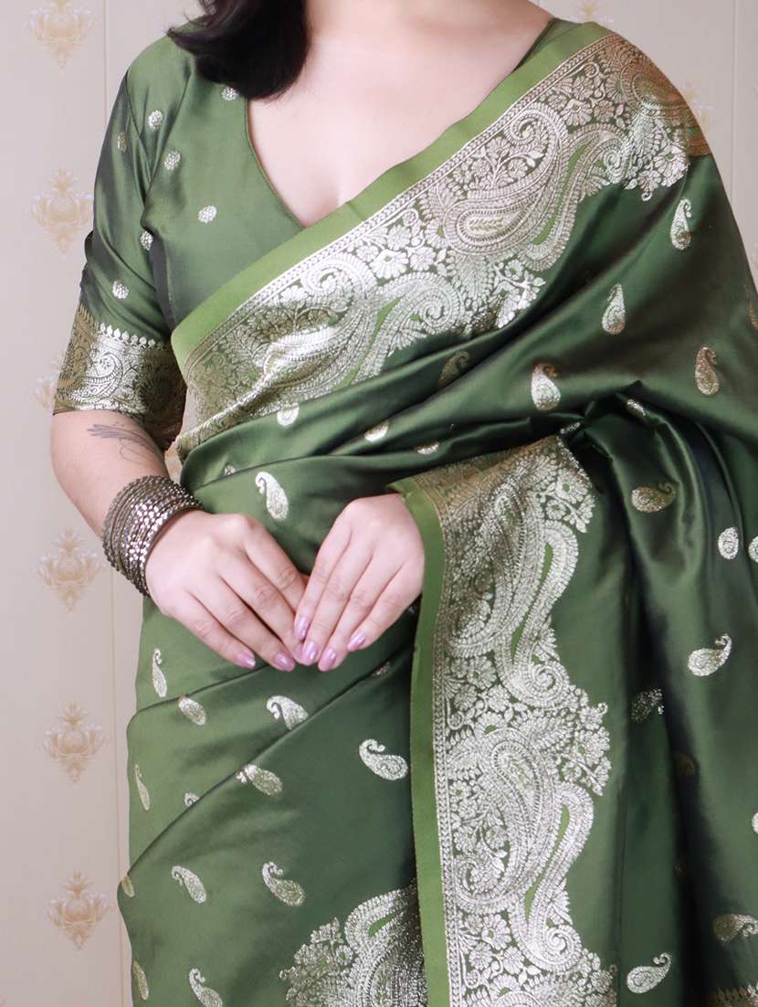 women self design banarasi saree with blouse - 22447548 -  Standard Image - 1