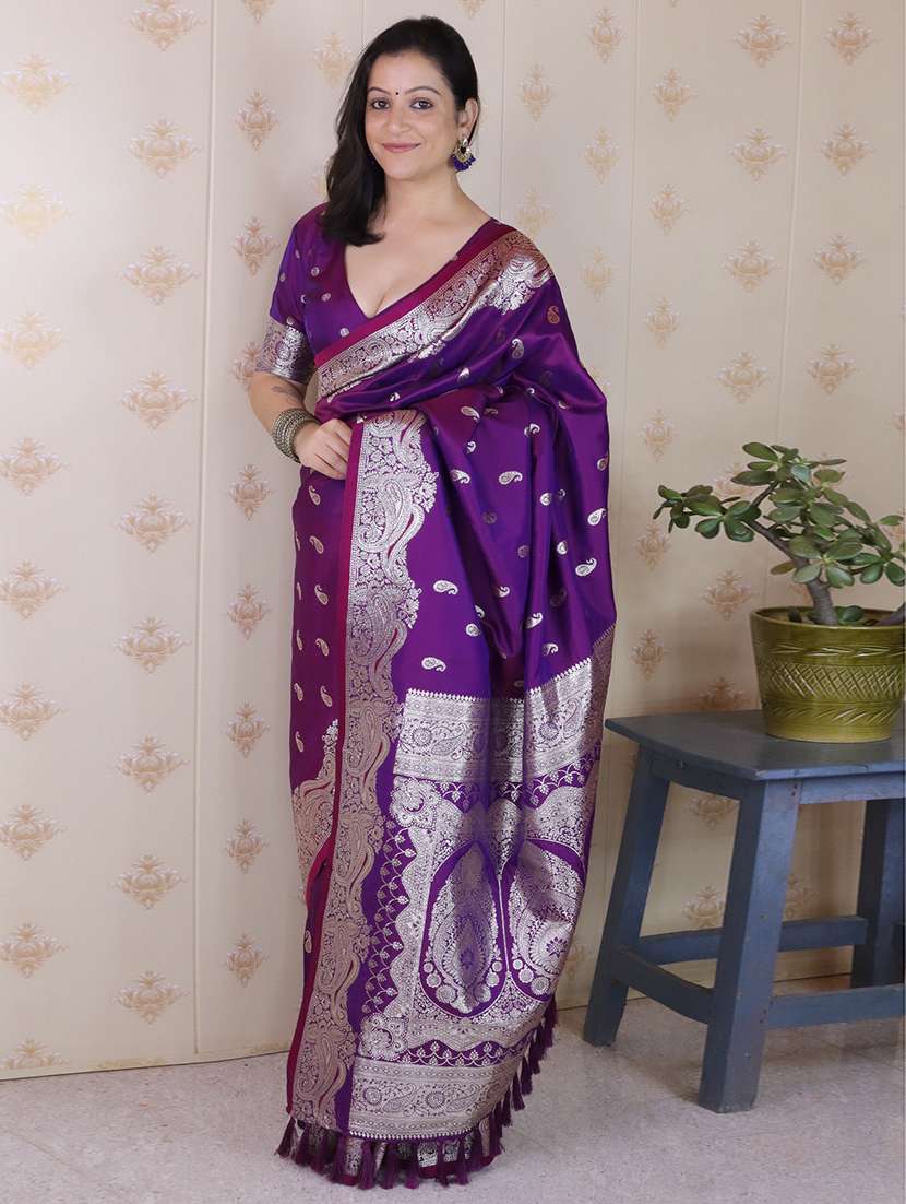 women self design banarasi saree with blouse